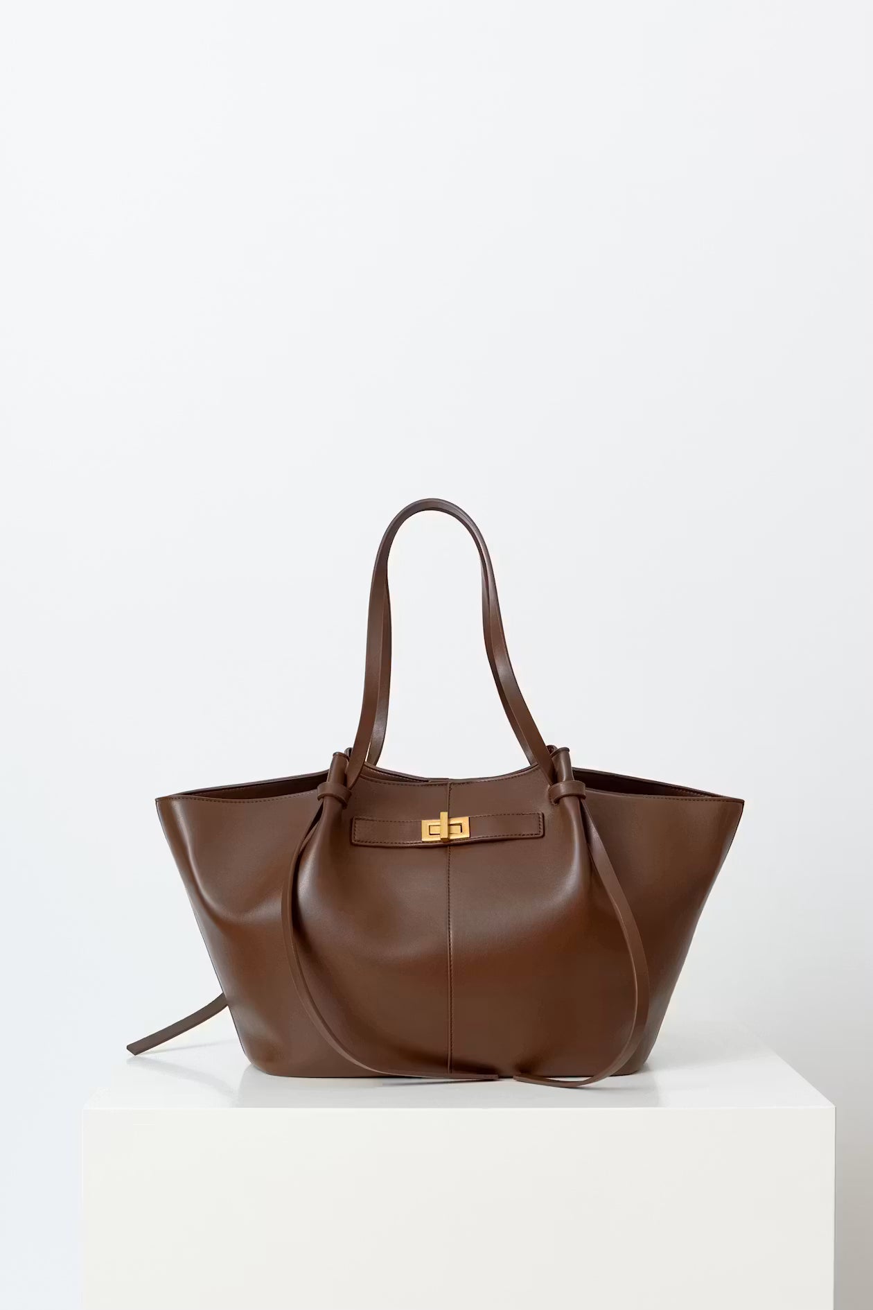 The Lyra Shoulder Bag