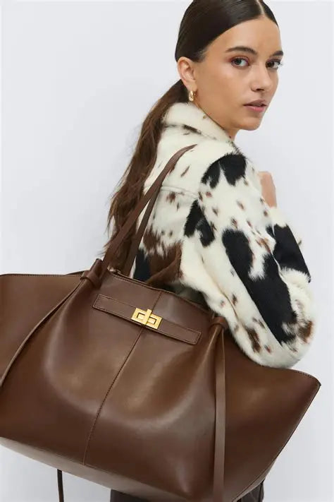 The Lyra Shoulder Bag