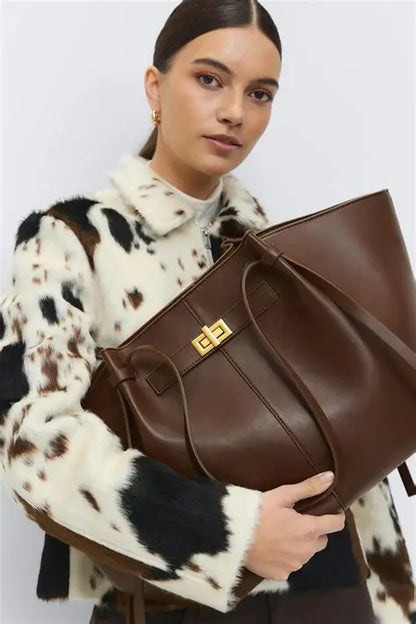 The Lyra Shoulder Bag